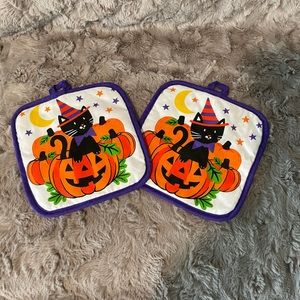 NWOT-Pair of Halloween Cute Kitty Potholders
